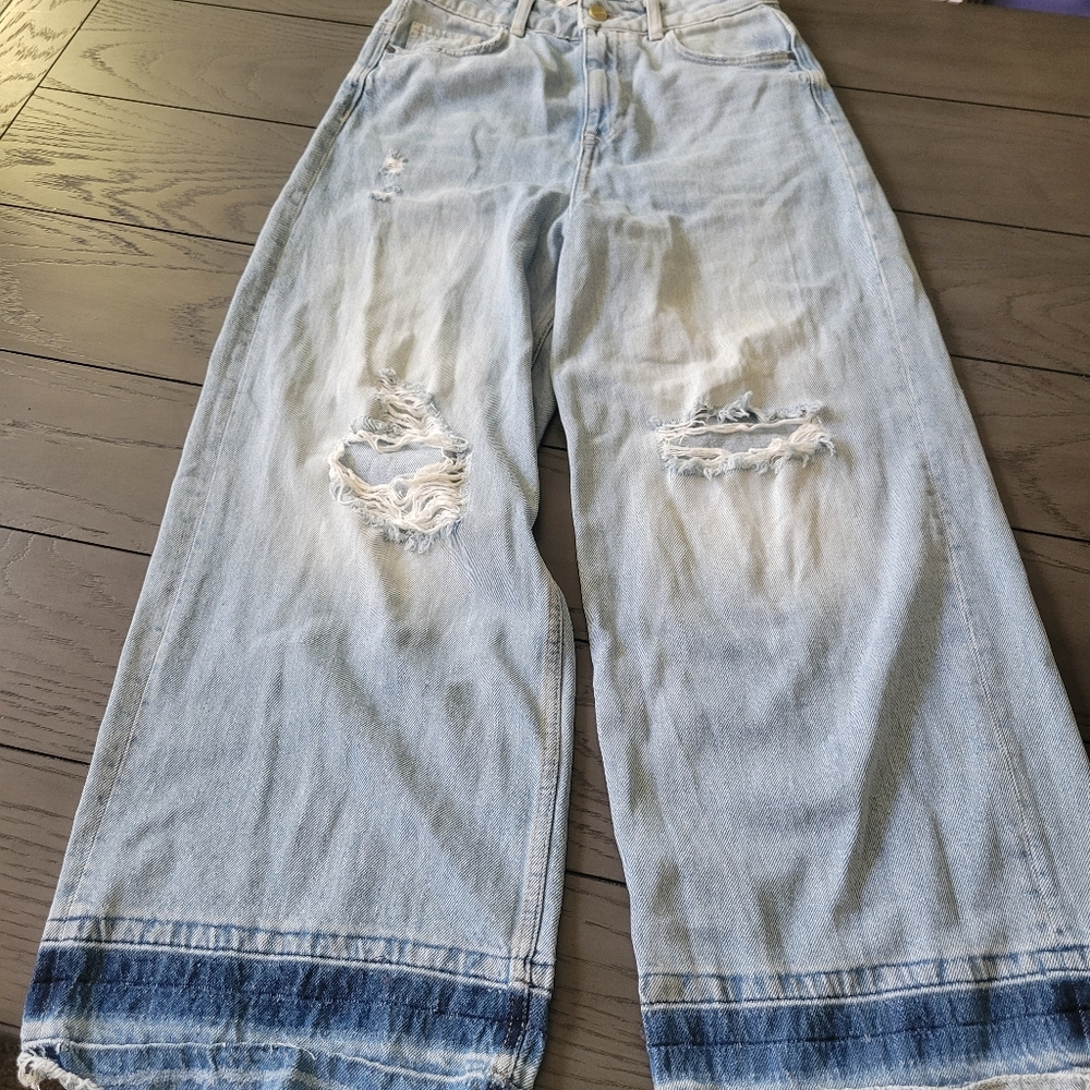 Zara basics denim jeans women's size 4. Distressed. See all pics for details